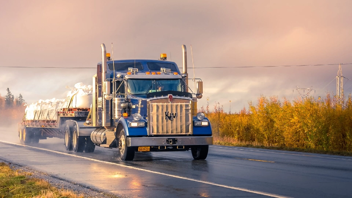 Article Image - How To Transition From a Truck Driver to a Trucking Business Owner