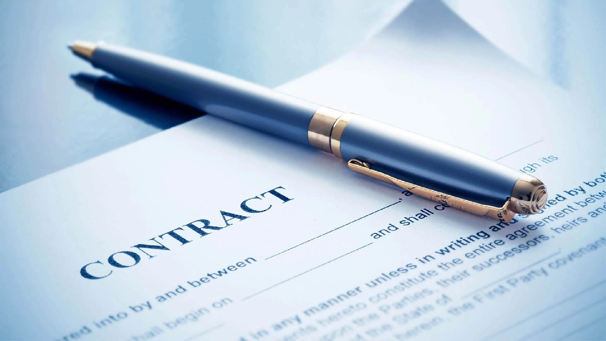 Article Image - Seven Contracts Every Startup Should Be Aware Of