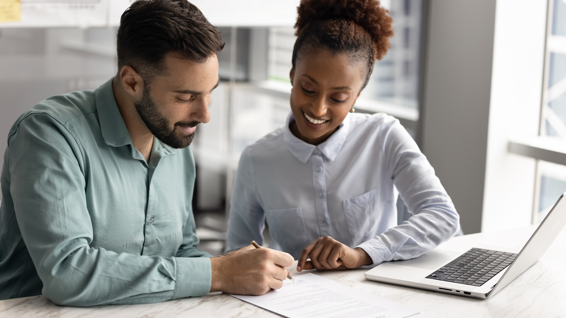 Article Image - How Can Sales Teams Improve Their Negotiation and Closing Skills?