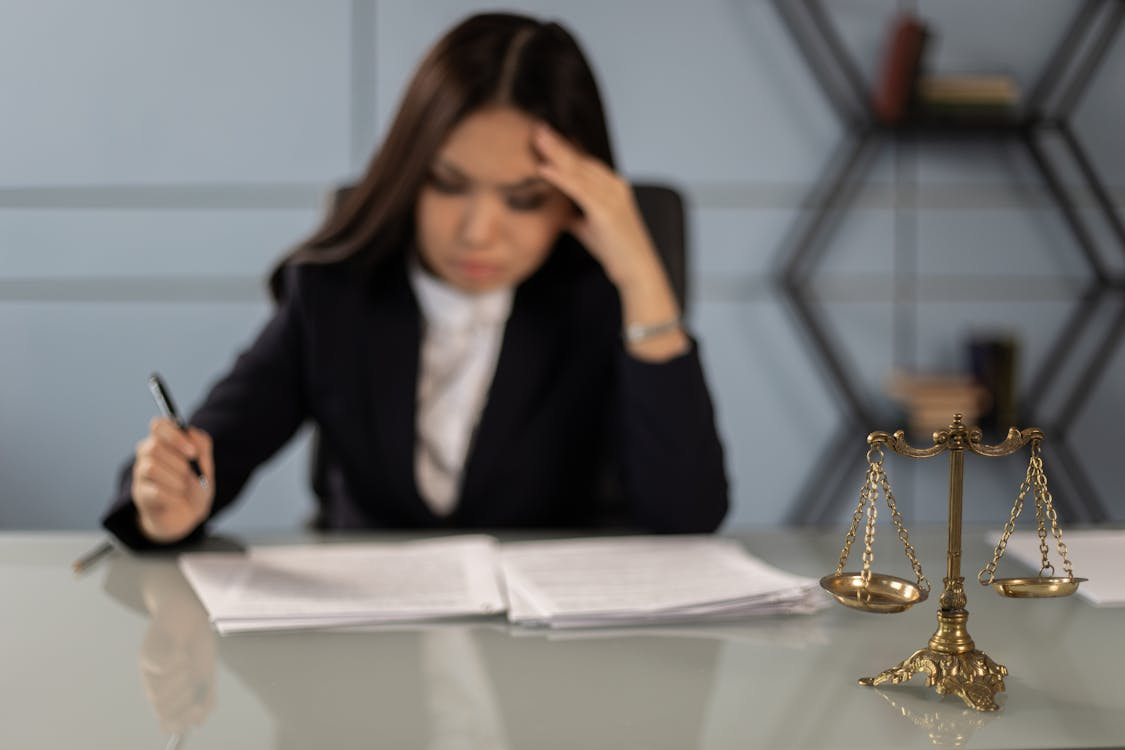 Article Image - How Professionals Are Entering and Advancing in the Legal Field