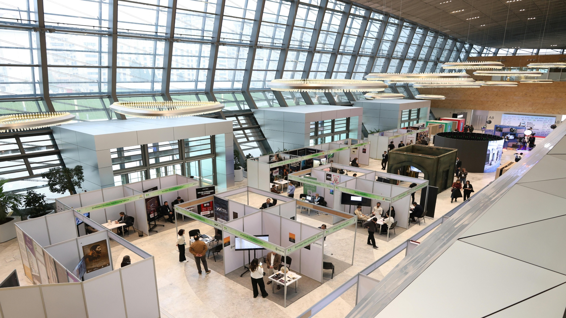 Article Image - 6 Trade Show Tactics That Maximize B2B Leads