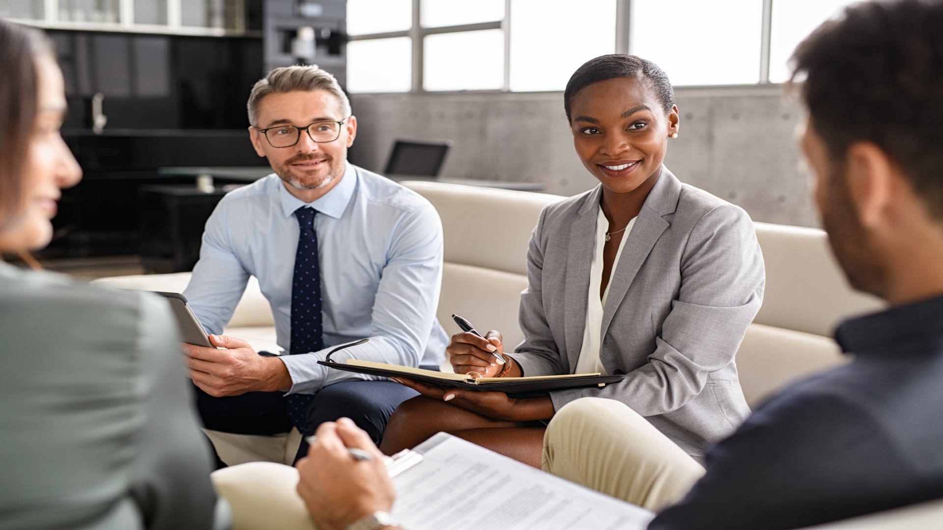 Article Image - How Small Businesses Can Compete With Big Names Online