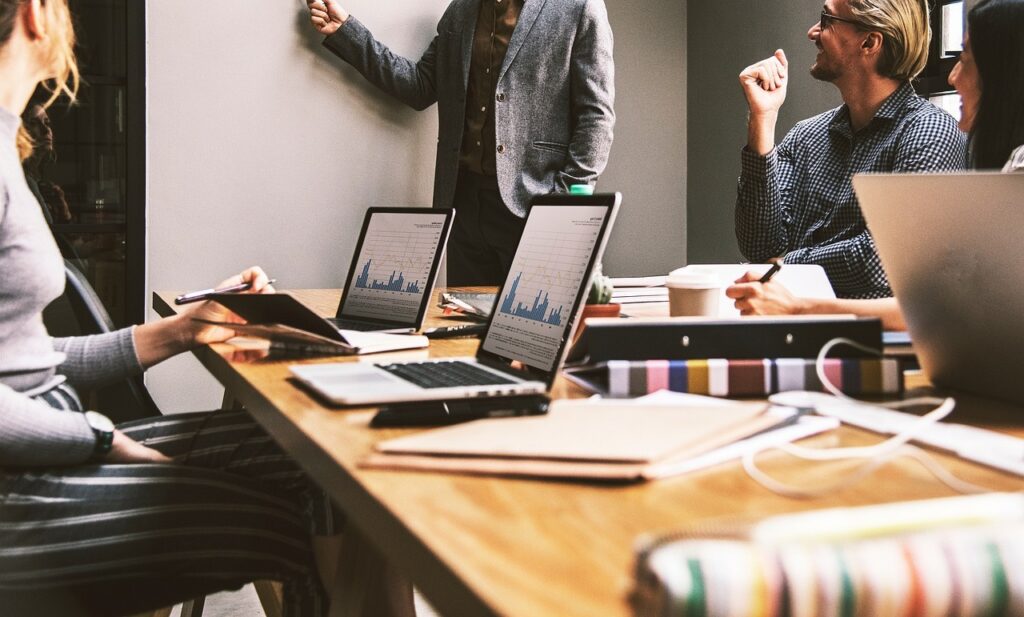 How Business Owners Are Using Family Banking to Build Generational Wealth