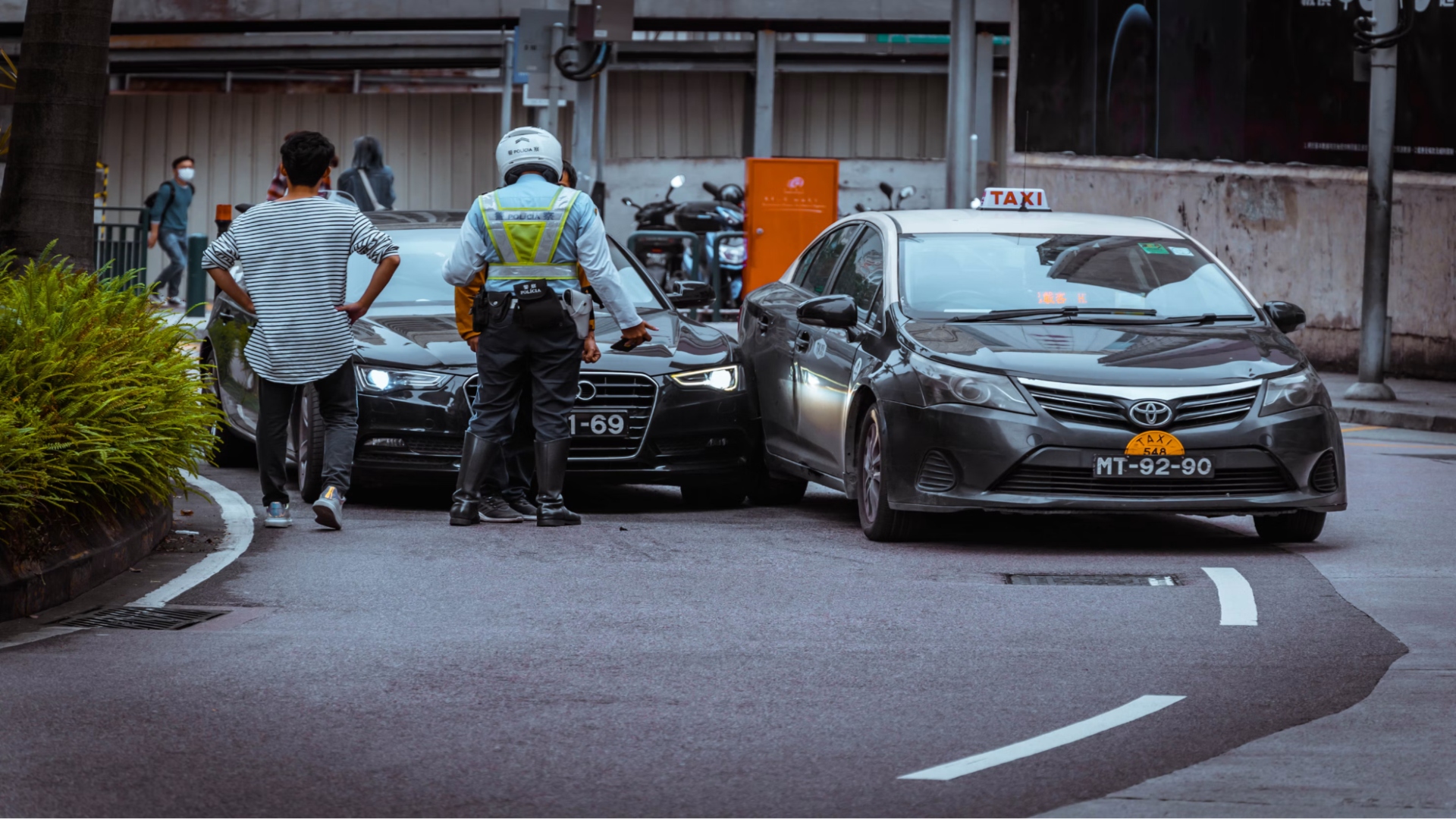 Article Image - How Business Owners Can Document Lost Income After a Car Accident